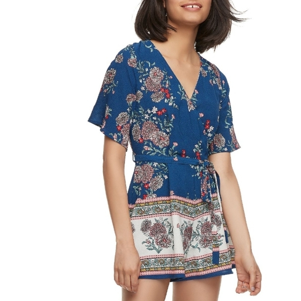 NWT Three Hearts Kimono  Navy Floral Jumpsuit Size Xsmall